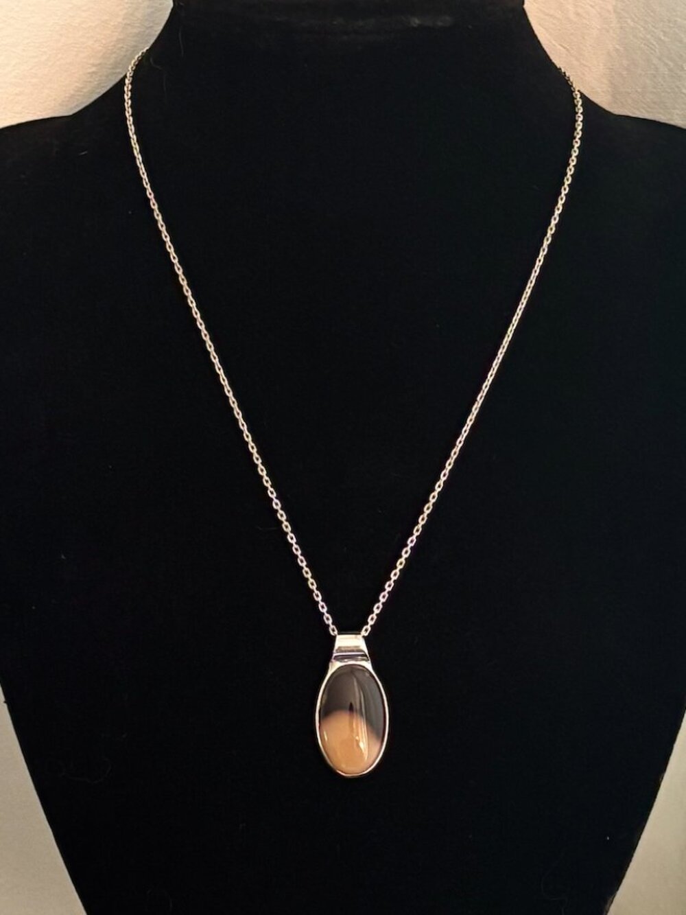 Vintage 925 Sterling Silver Necklace with Natural Agate Cabochon